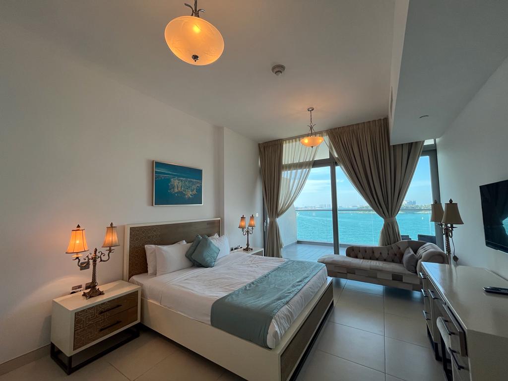 1 BHK Luxury Furnished