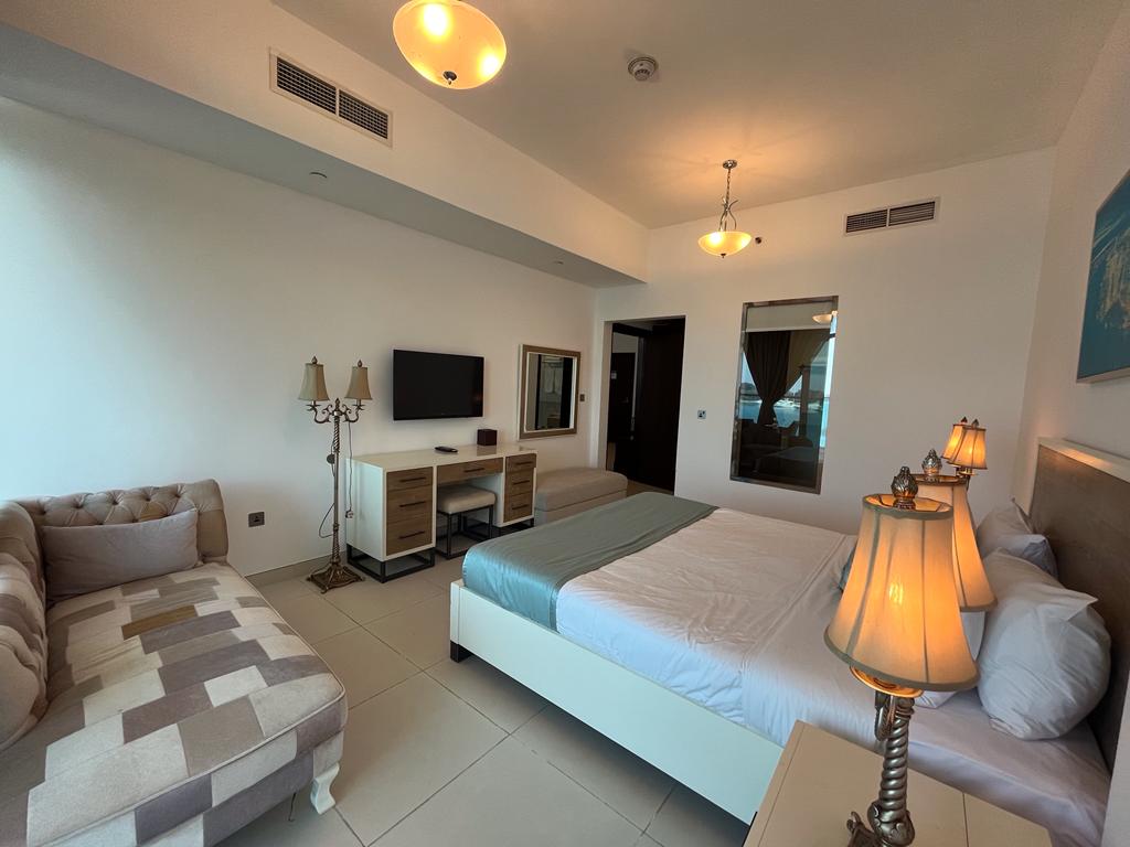 1 BHK Luxury Furnished